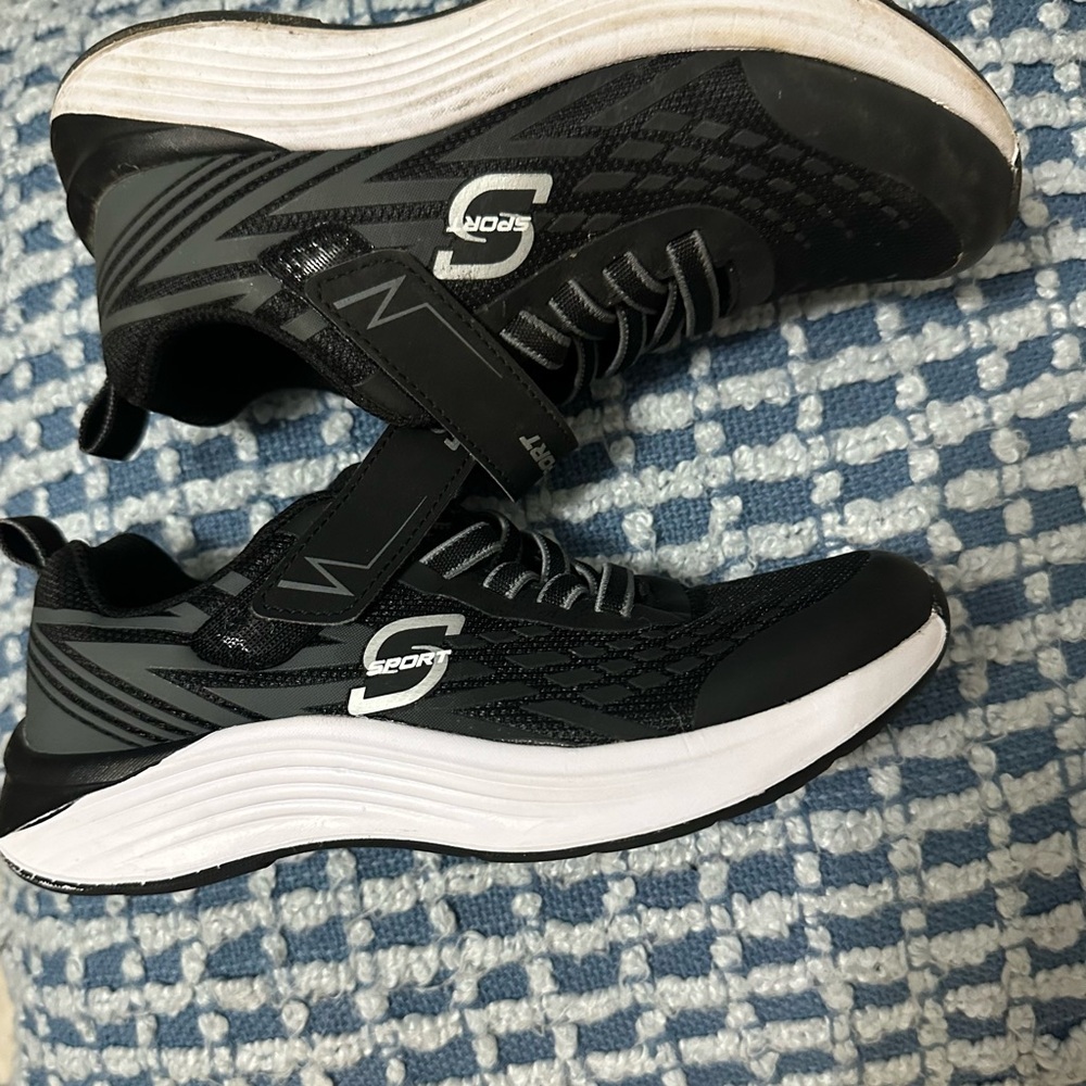 Skechers Black and Gray Sport Sneakers